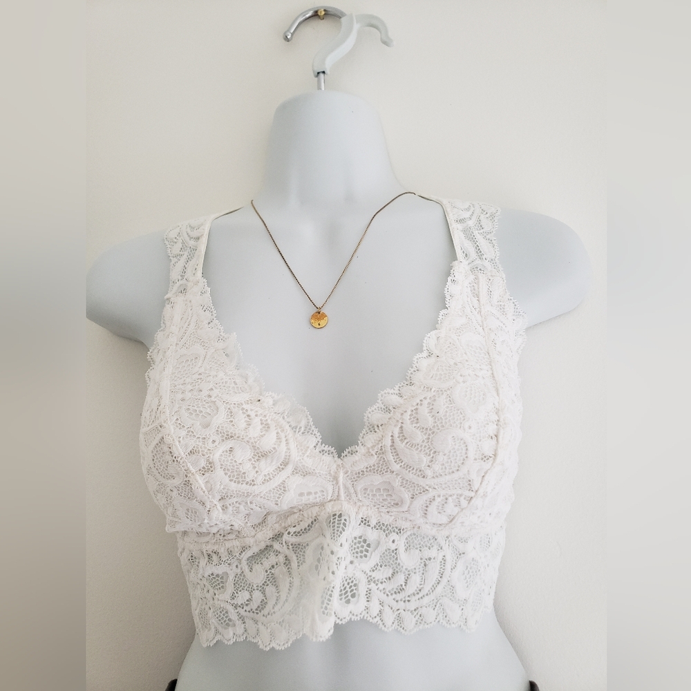 White Lace Floral Bra with Scalloped Edges